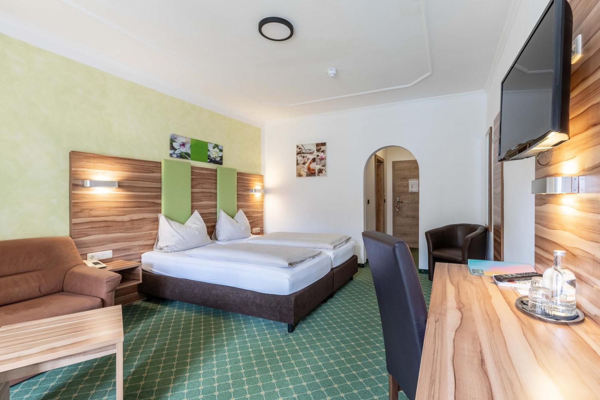Post By Keyone Hotel 3*